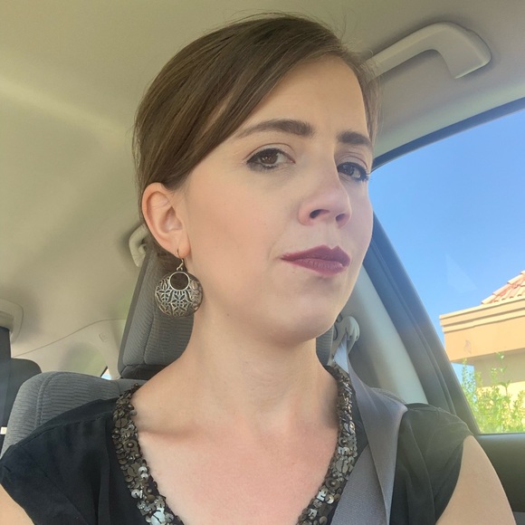 Meet your Posher, Caroline - Picture 2 of 2